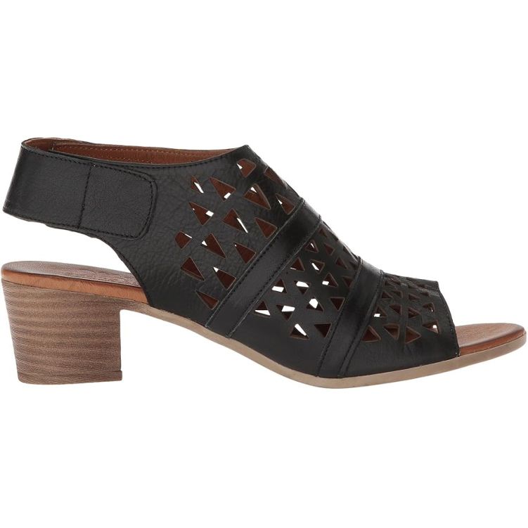 SPRING STEP Dorotha Black