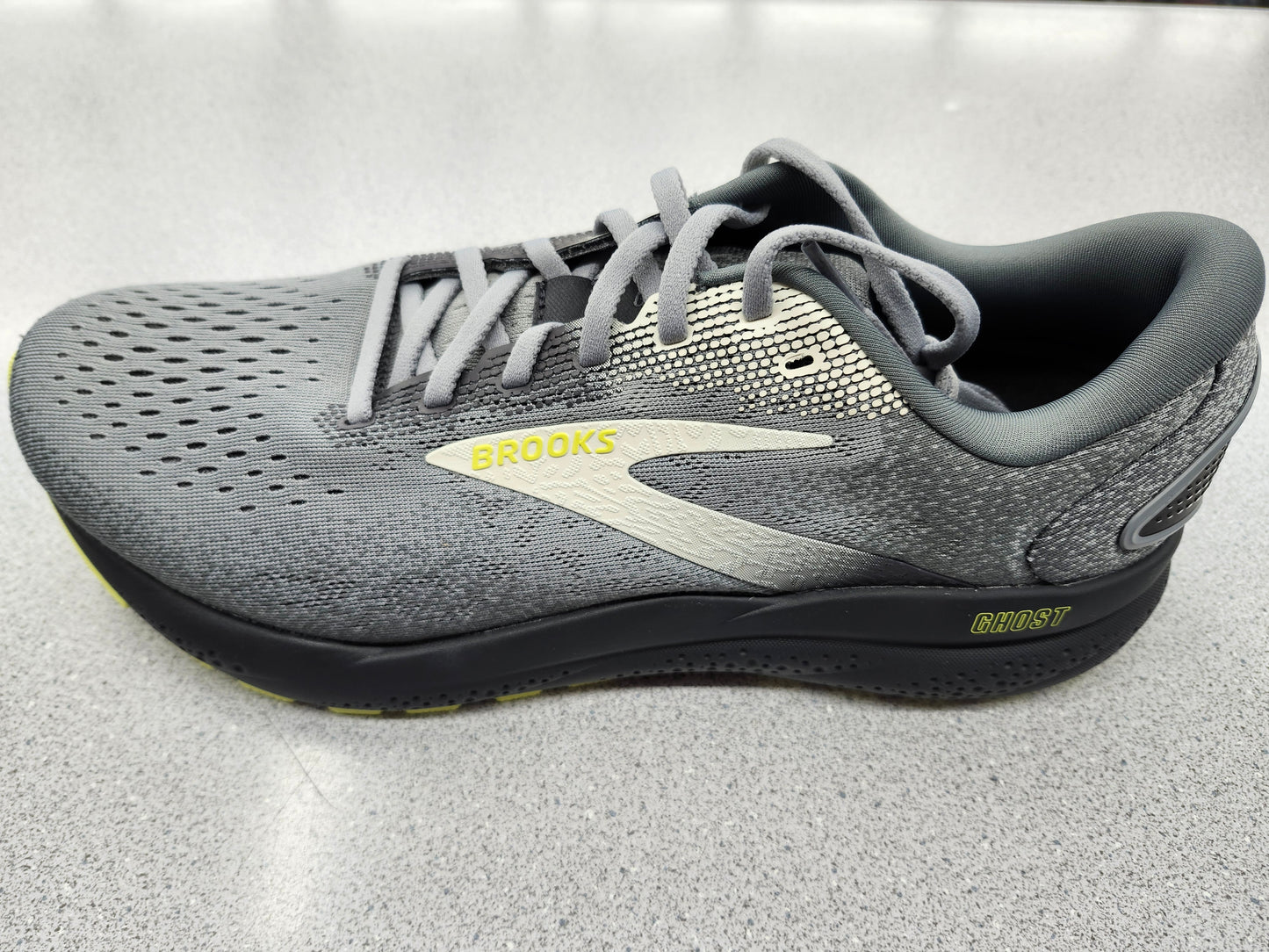 Brooks Ghost 16 (#114 men athletic)