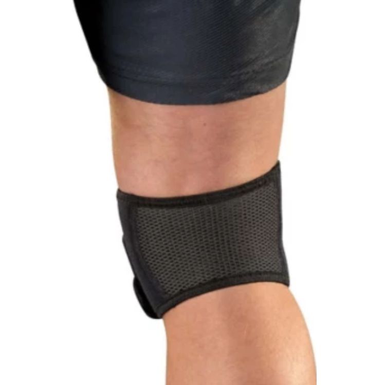 MUELLER Adjustable Max Knee Strap