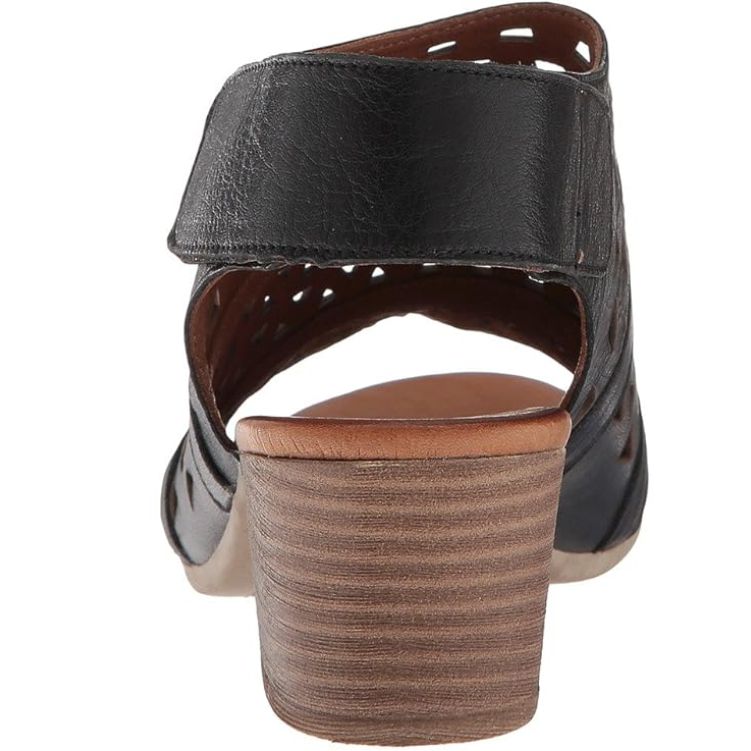 SPRING STEP Dorotha Black