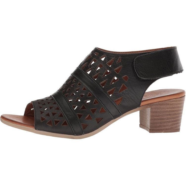 SPRING STEP Dorotha Black